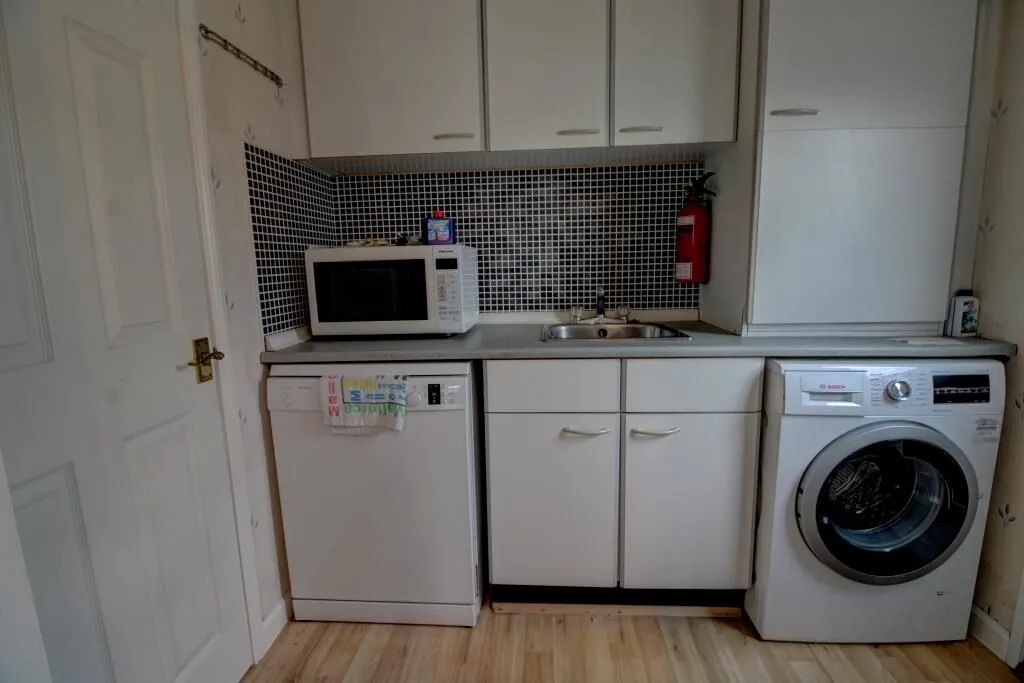Forest Lane, Tadley, Hampshire, RG26 3NU - Online Properties