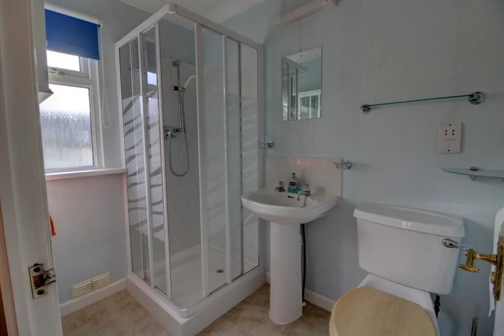Forest Lane, Tadley, Hampshire, RG26 3NU - Online Properties
