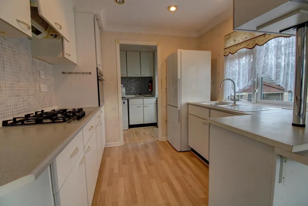 Forest Lane, Tadley, Hampshire, RG26 3NU - Online Properties