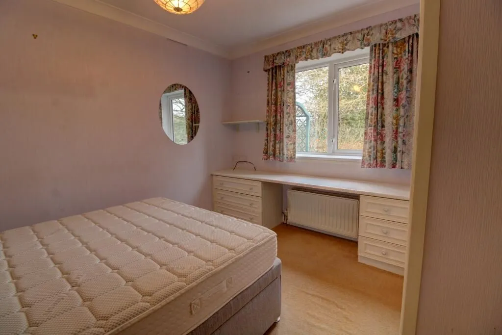 Forest Lane, Tadley, Hampshire, RG26 3NU - Online Properties