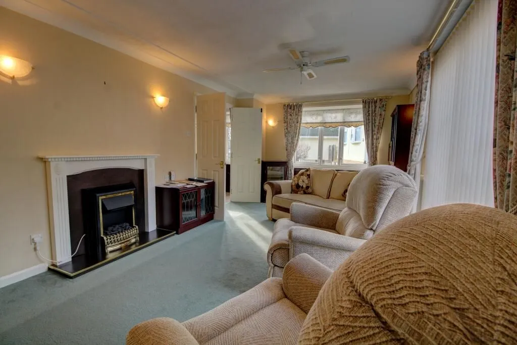 Forest Lane, Tadley, Hampshire, RG26 3NU - Online Properties