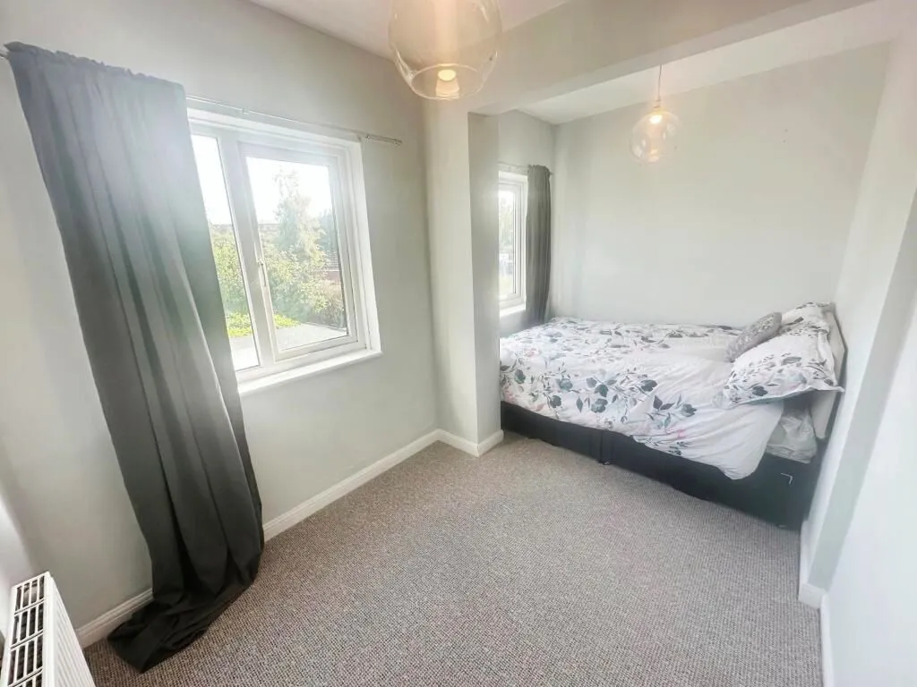 Codsall, Wolverhampton, West Midlands, WV8 1HZ - Online Properties