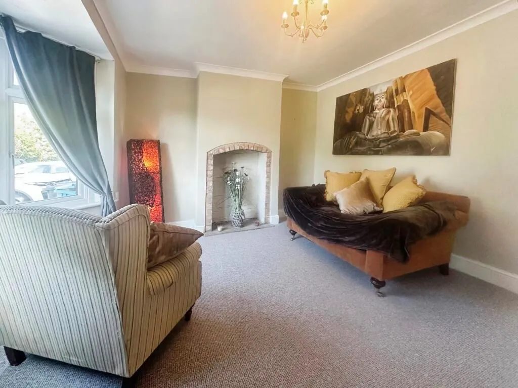 Codsall, Wolverhampton, West Midlands, WV8 1HZ - Online Properties