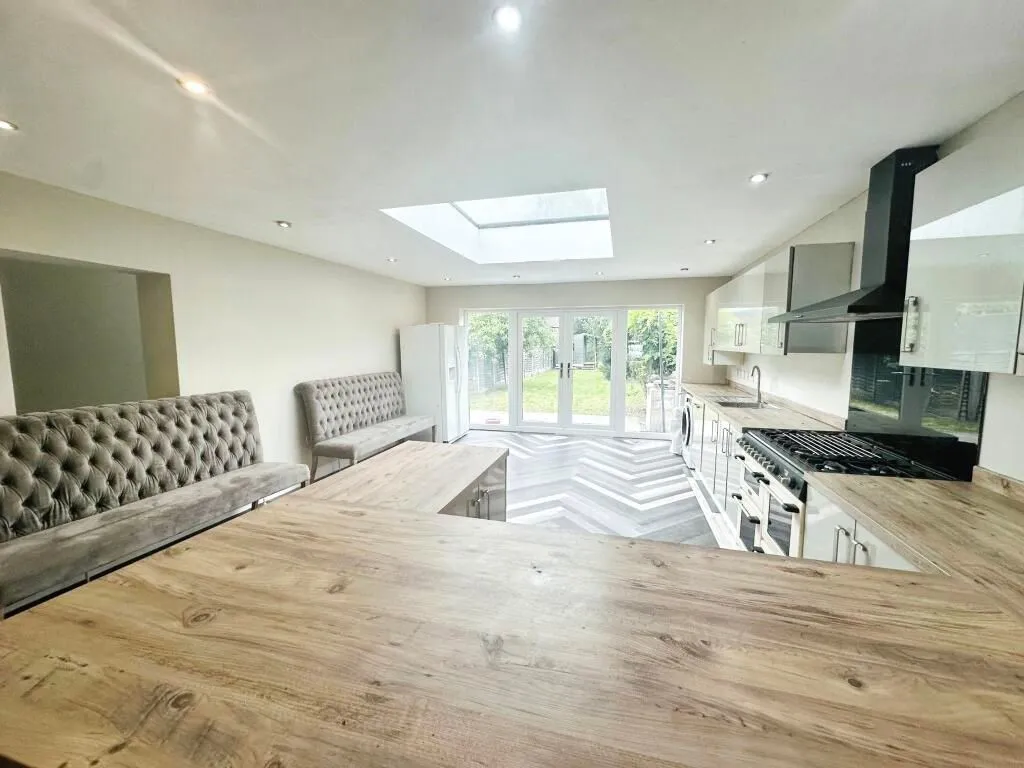 Codsall, Wolverhampton, West Midlands, WV8 1HZ - Online Properties