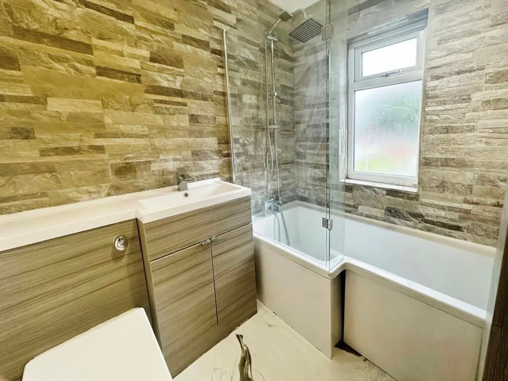Codsall, Wolverhampton, West Midlands, WV8 1HZ - Online Properties