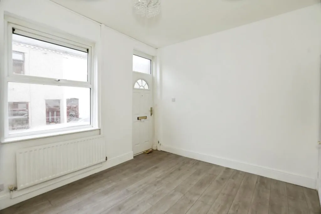 Smallthorne, Stoke-on-Trent, Staffordshire, ST6 1LG - Online Properties