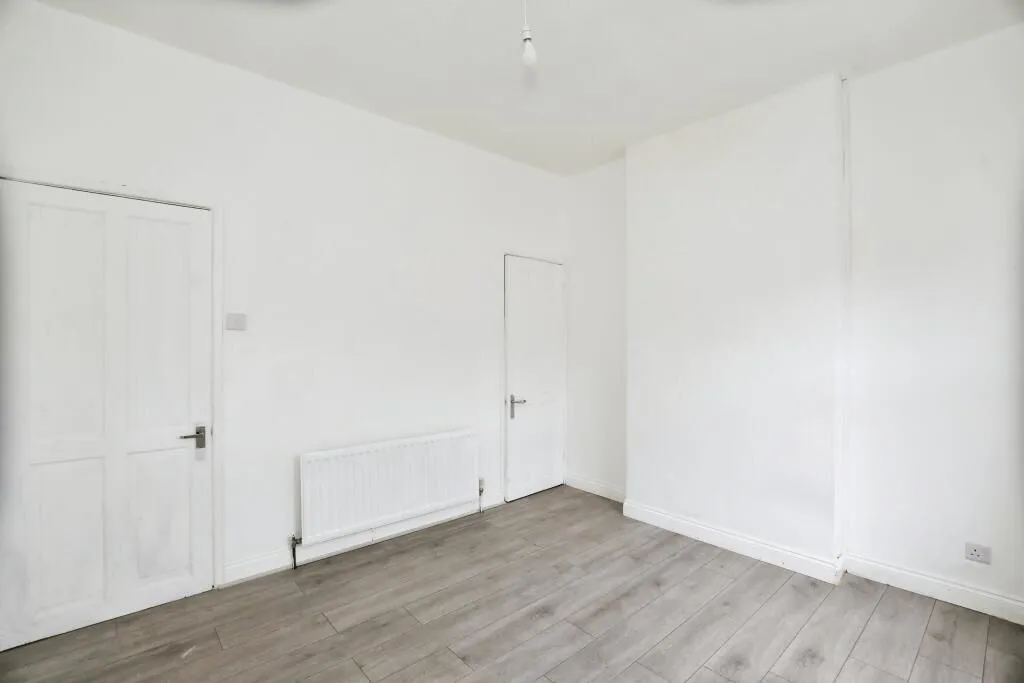 Smallthorne, Stoke-on-Trent, Staffordshire, ST6 1LG - Online Properties