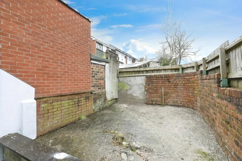 Smallthorne, Stoke-on-Trent, Staffordshire, ST6 1LG - Online Properties