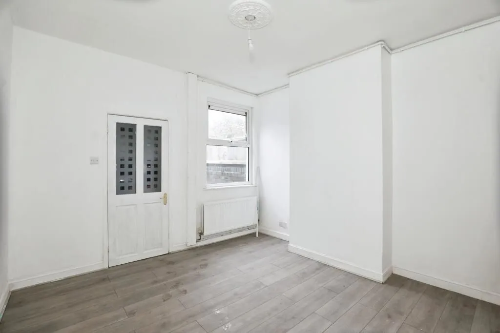 Smallthorne, Stoke-on-Trent, Staffordshire, ST6 1LG - Online Properties