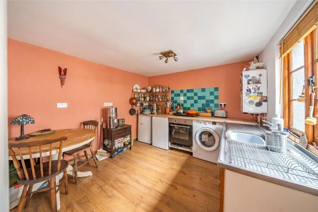High Street, Crediton, Devon, EX17 3AE - Online Properties