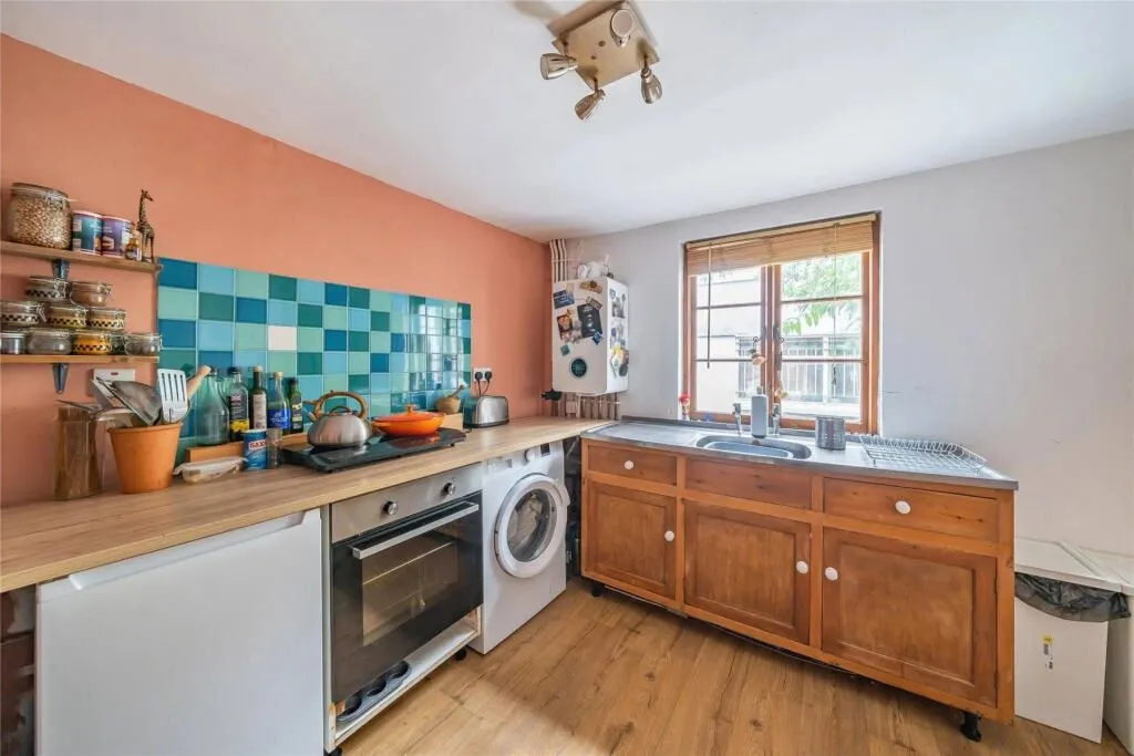 High Street, Crediton, Devon, EX17 3AE - Online Properties