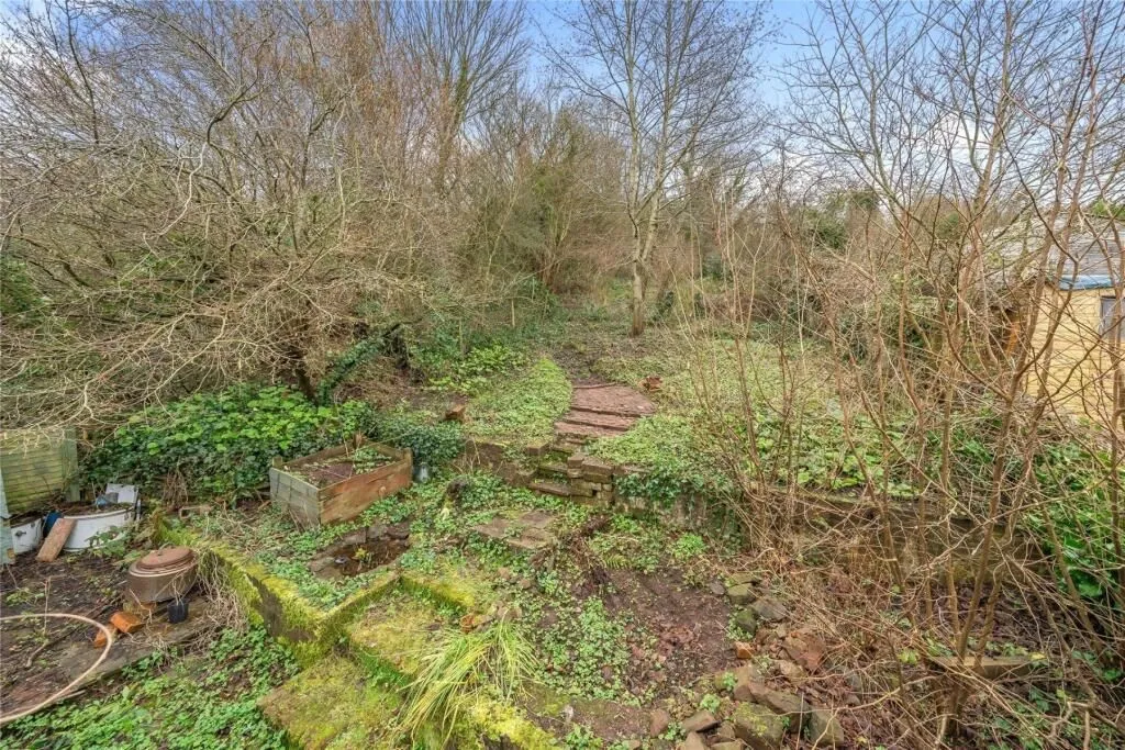 High Street, Crediton, Devon, EX17 3AE - Online Properties