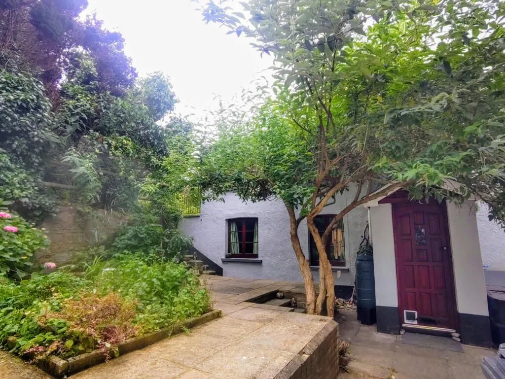 High Street, Crediton, Devon, EX17 3AE - Online Properties