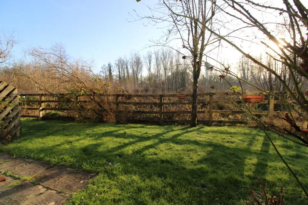 Bath Road, Woolhampton, Reading, Berkshire, RG7 5RD - Online Properties
