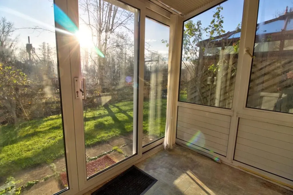Bath Road, Woolhampton, Reading, Berkshire, RG7 5RD - Online Properties