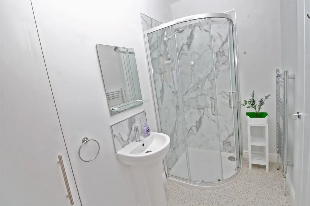 Hull, North Humberside, HU3 6HP - Online Properties