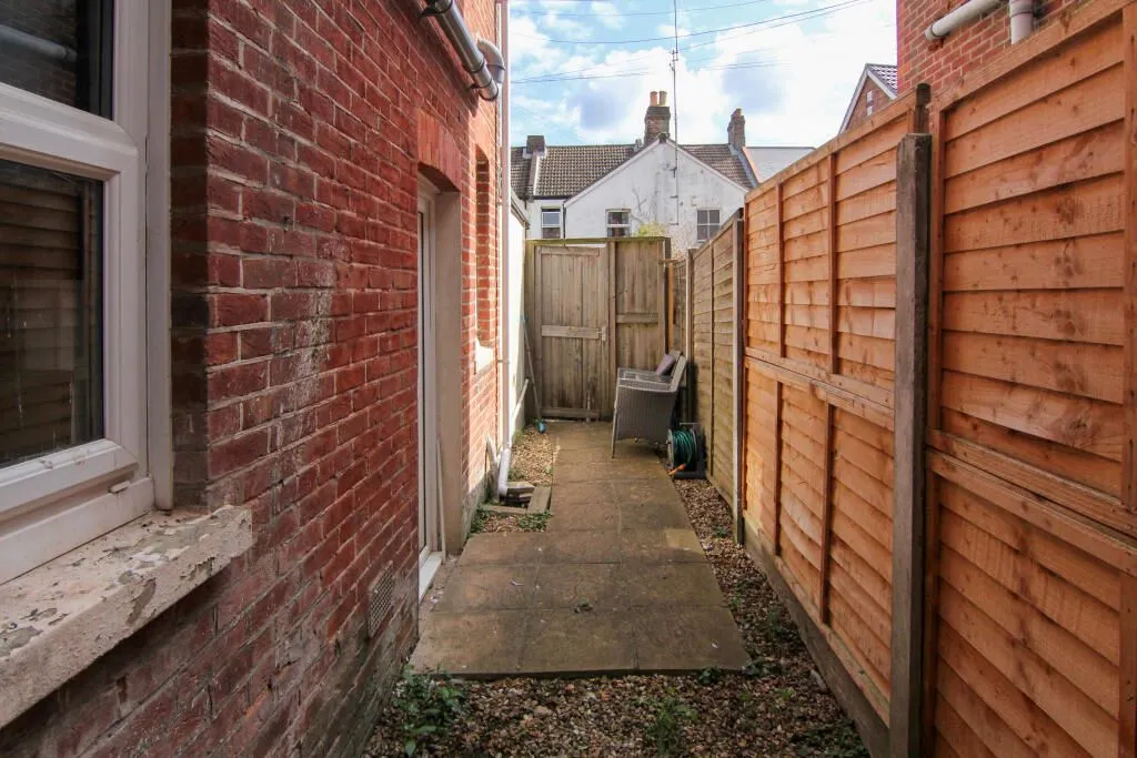 Bournemouth, Dorset, BH1 4ES - Online Properties