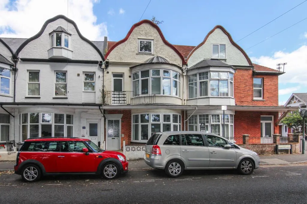 Bournemouth, Dorset, BH1 4ES - Online Properties
