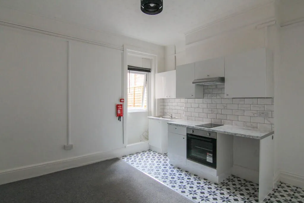 Bournemouth, Dorset, BH1 4ES - Online Properties
