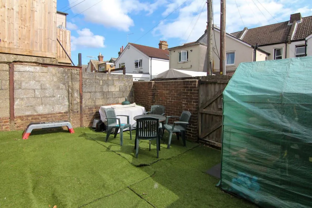 Bournemouth, Dorset, BH1 4ES - Online Properties