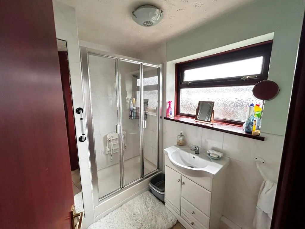 Treorchy, Mid Glamorgan, CF42 6PG - Online Properties