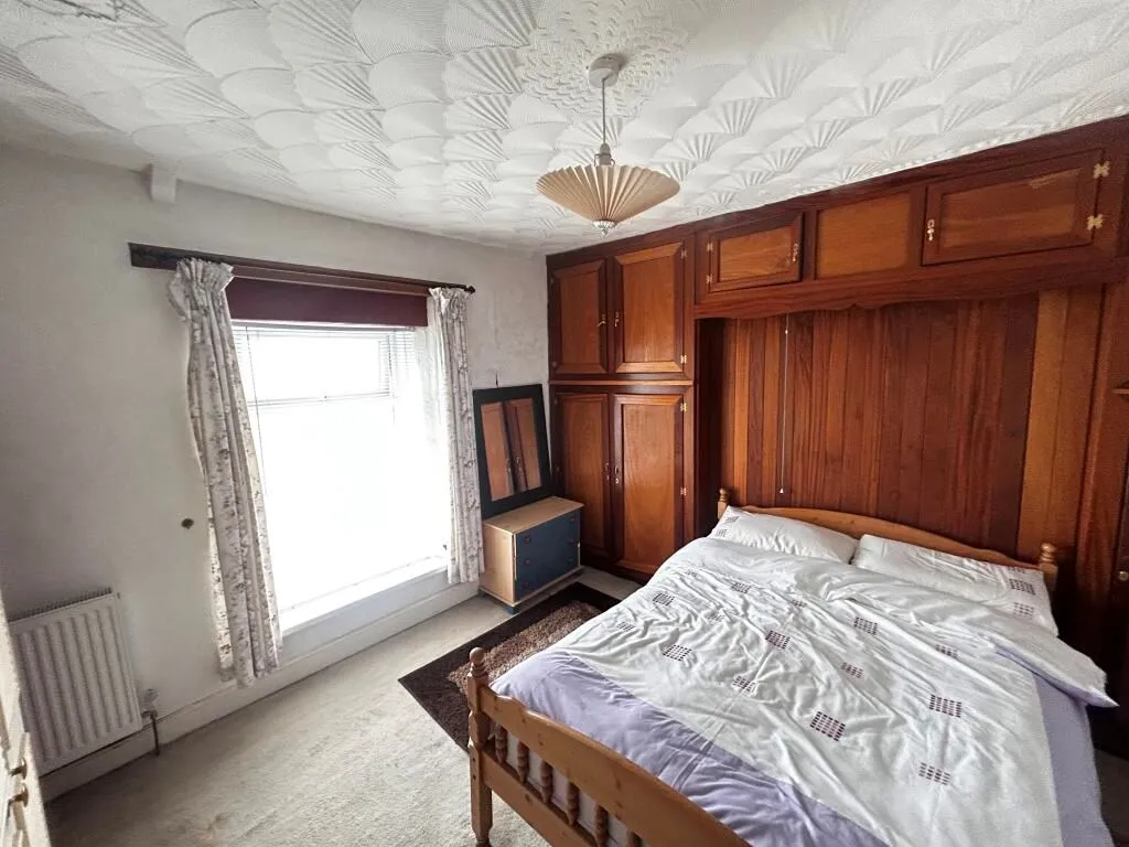 Treorchy, Mid Glamorgan, CF42 6PG - Online Properties