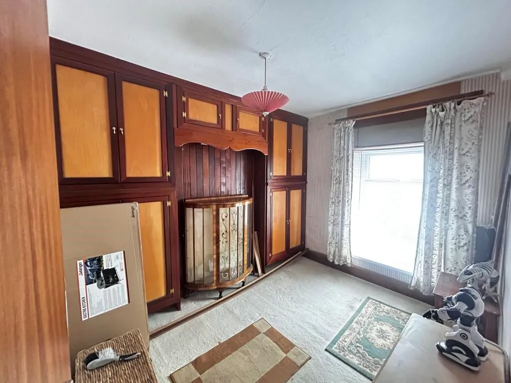 Treorchy, Mid Glamorgan, CF42 6PG - Online Properties