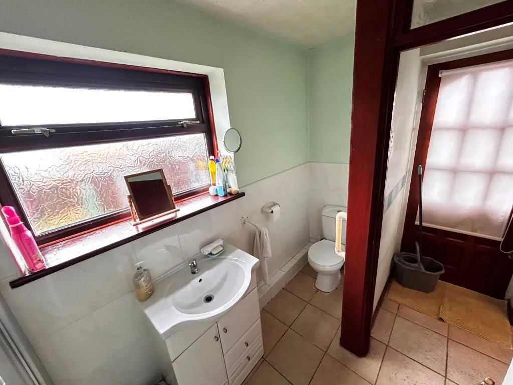 Treorchy, Mid Glamorgan, CF42 6PG - Online Properties