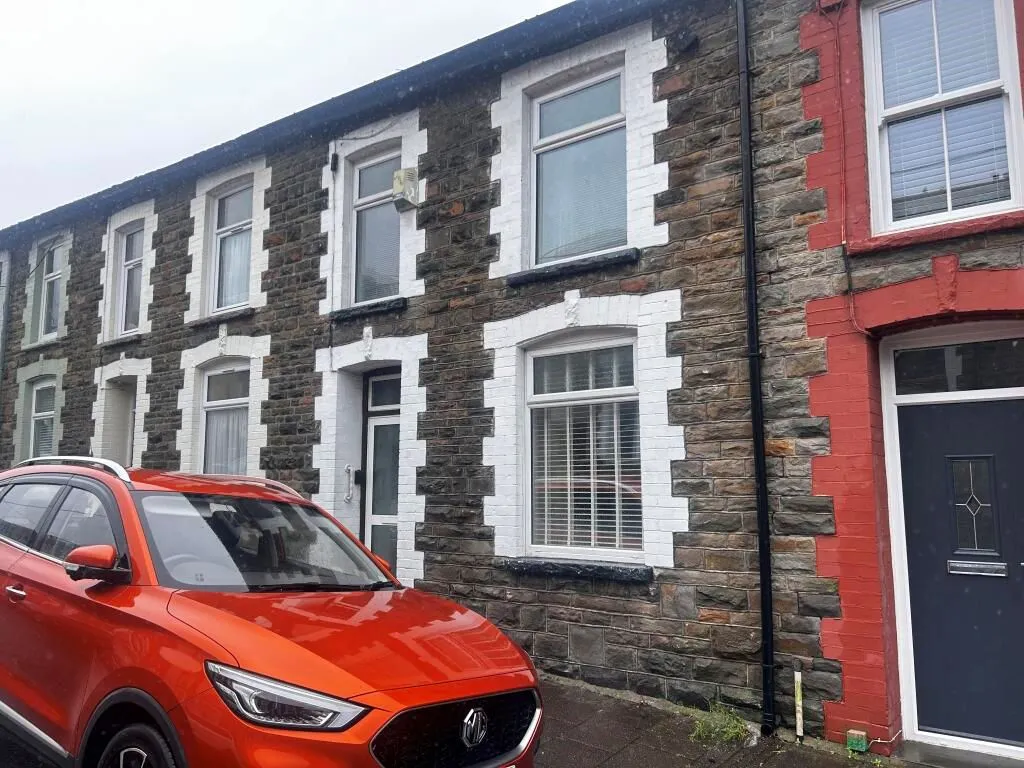 Treorchy, Mid Glamorgan, CF42 6PG - Online Properties