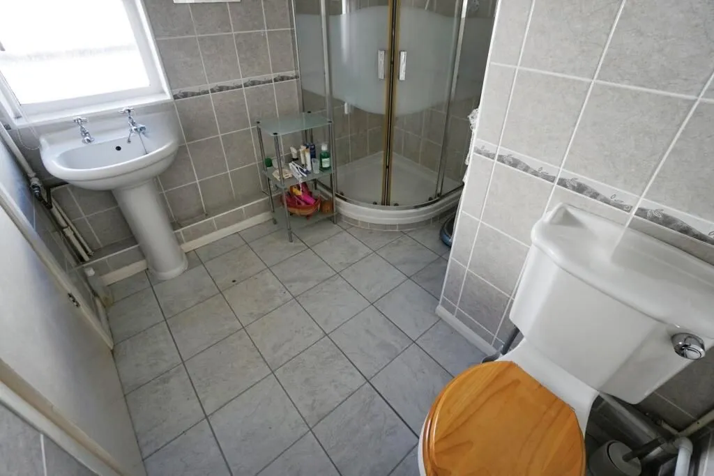 Dudley, West Midlands, DY2 0DL - Online Properties