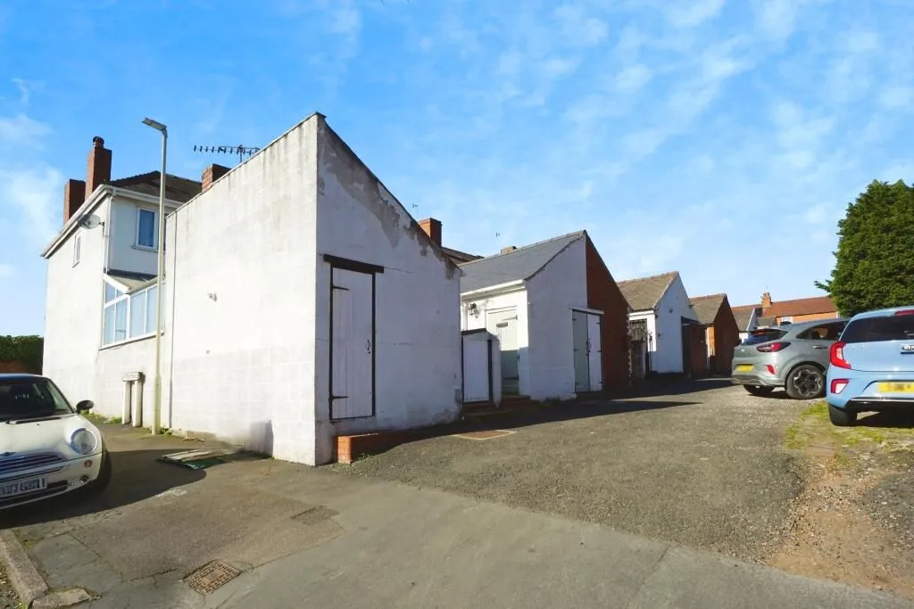 Dudley, West Midlands, DY2 0DL - Online Properties