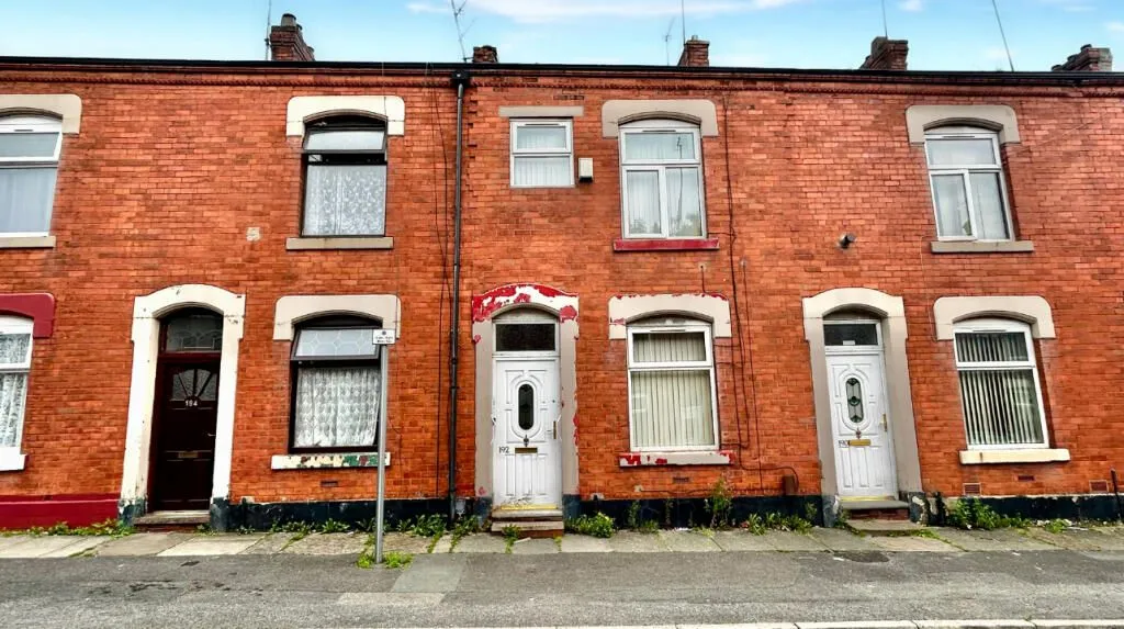 Chadderton, Oldham, Lancashire, OL9 6RN - Online Properties