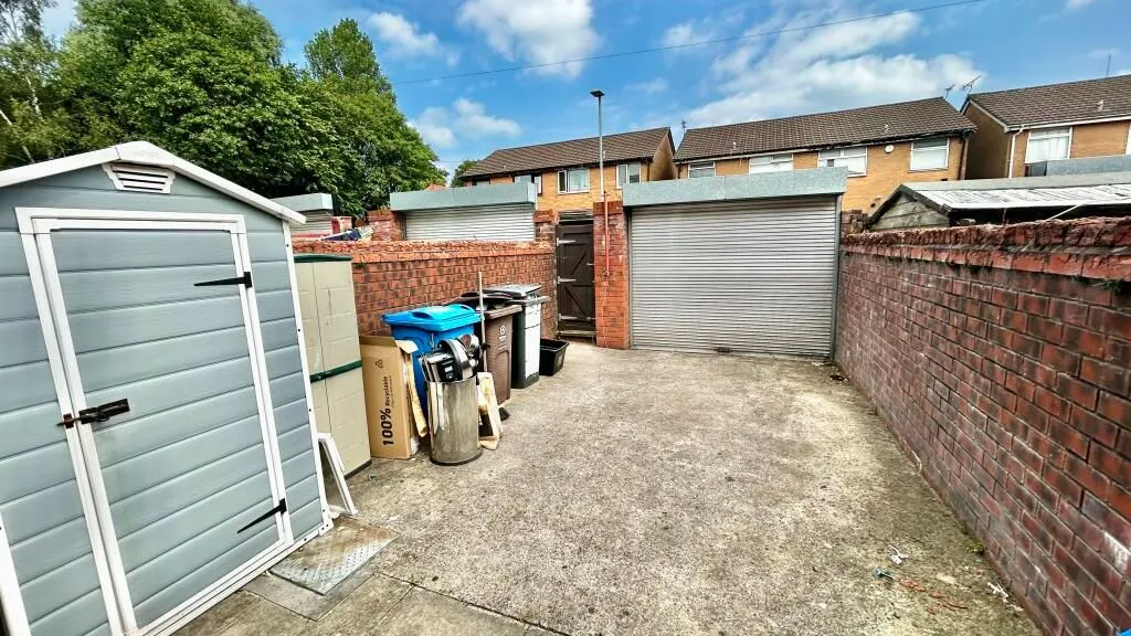 Chadderton, Oldham, Lancashire, OL9 6RN - Online Properties