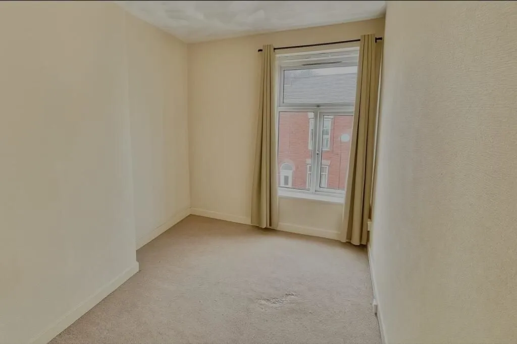 Chadderton, Oldham, Lancashire, OL9 6RN - Online Properties