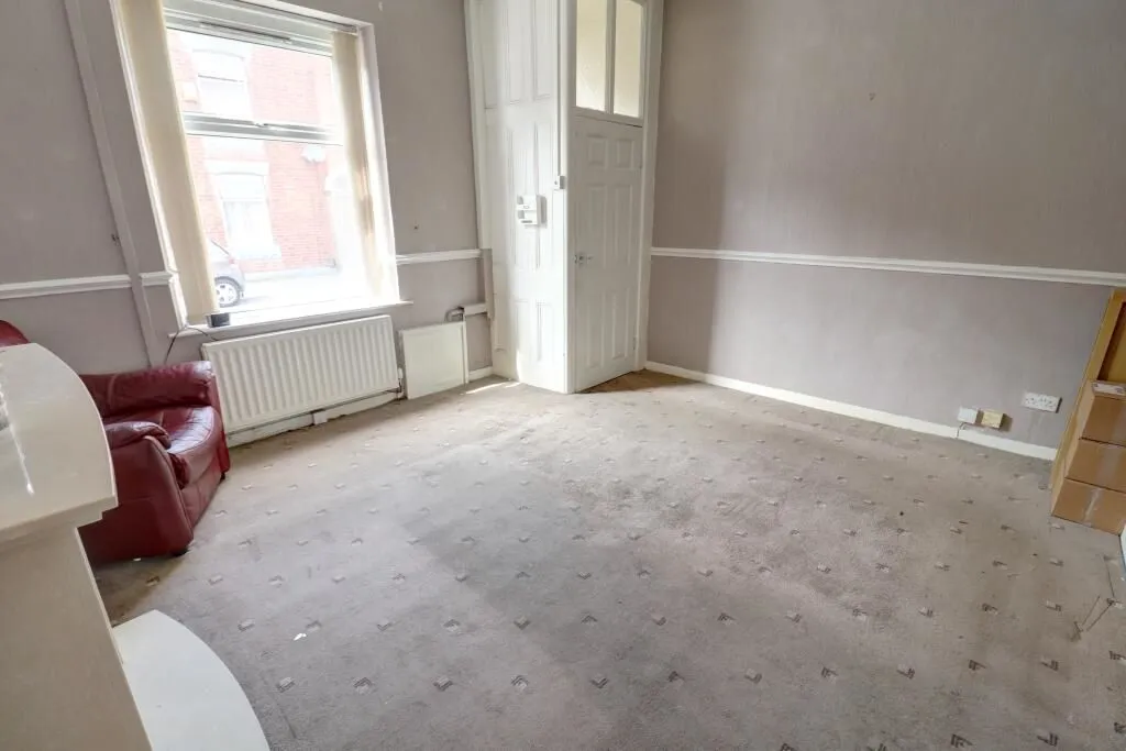 Chadderton, Oldham, Lancashire, OL9 6RN - Online Properties