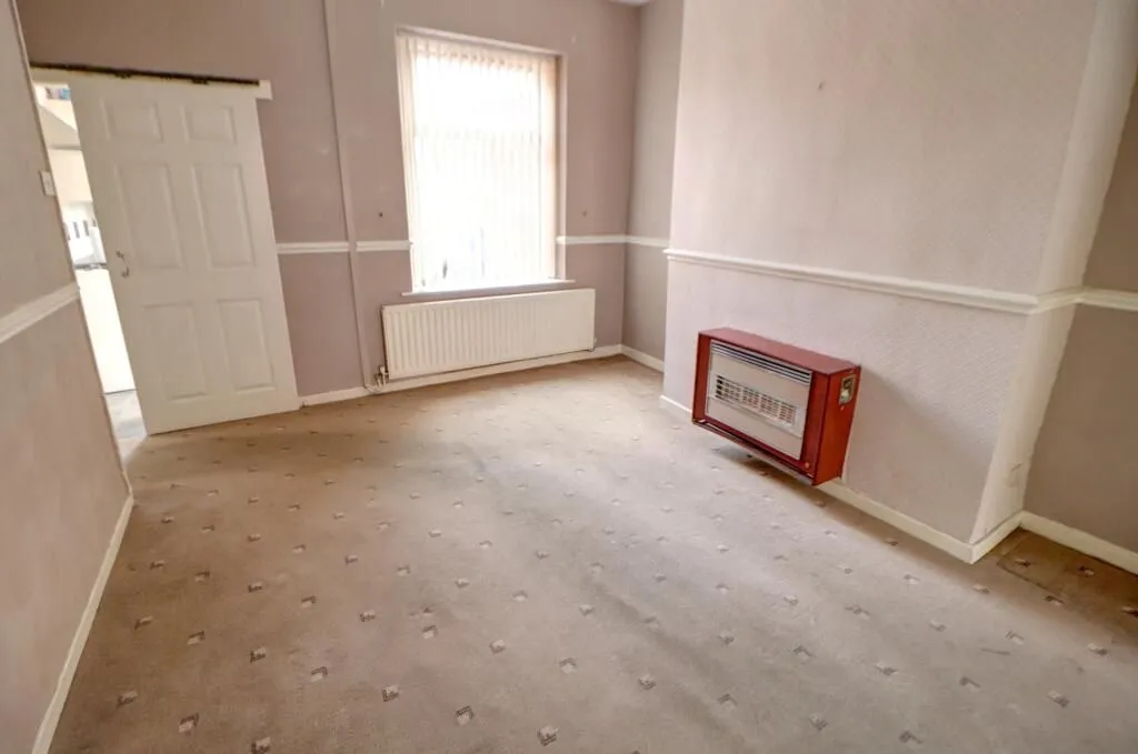 Chadderton, Oldham, Lancashire, OL9 6RN - Online Properties