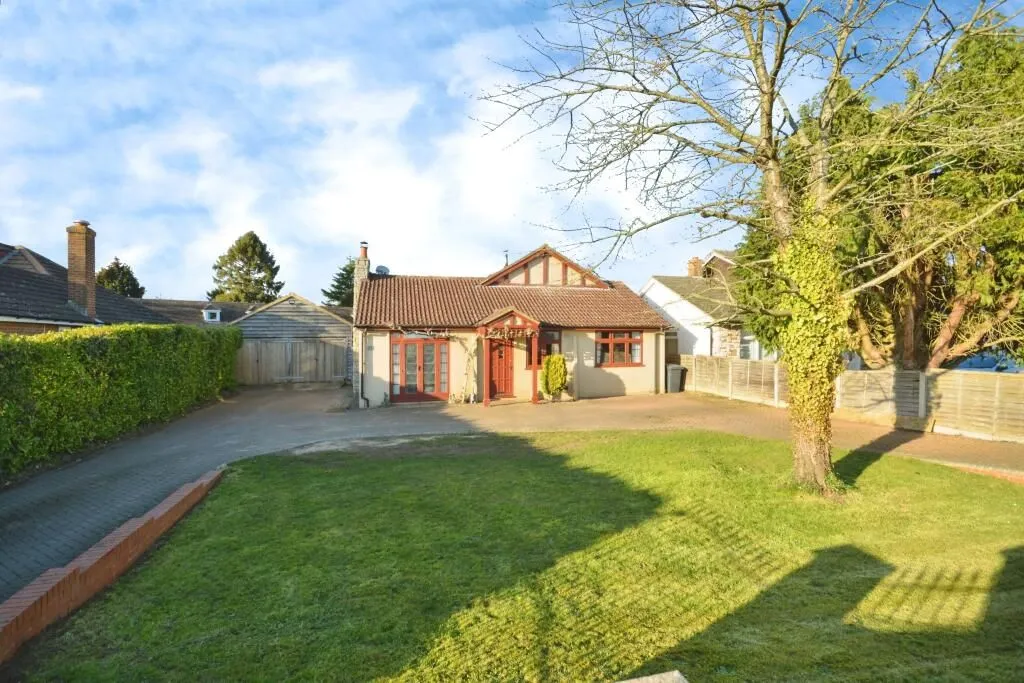 Ware, Hertfordshire, SG12 0EG - Online Properties
