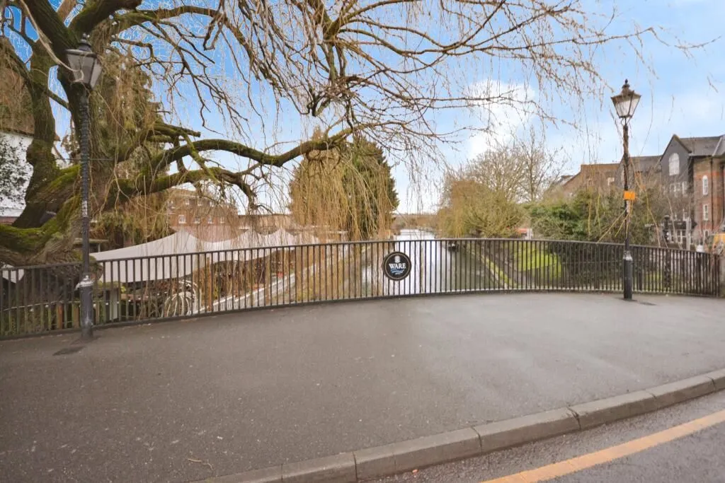 Ware, Hertfordshire, SG12 0EG - Online Properties