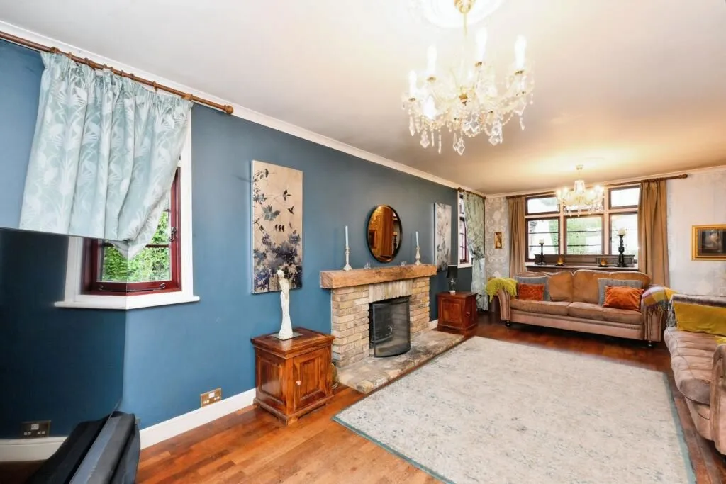 Ware, Hertfordshire, SG12 0EG - Online Properties