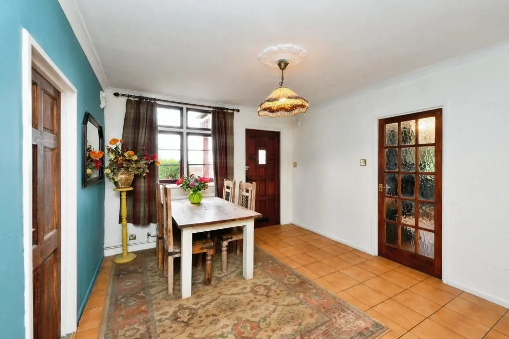 Ware, Hertfordshire, SG12 0EG - Online Properties