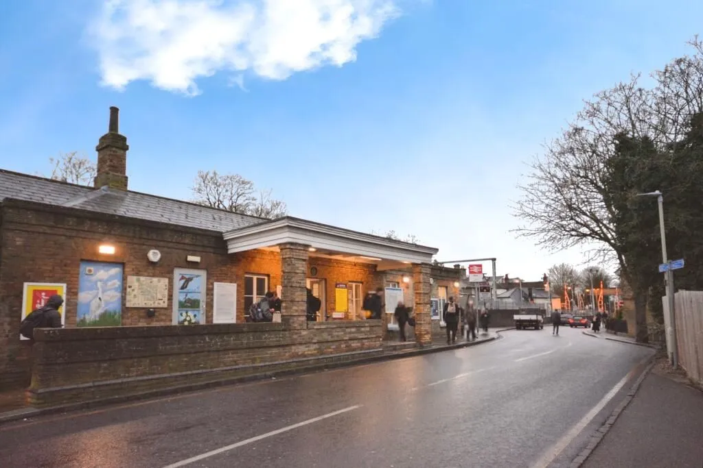 Ware, Hertfordshire, SG12 0EG - Online Properties