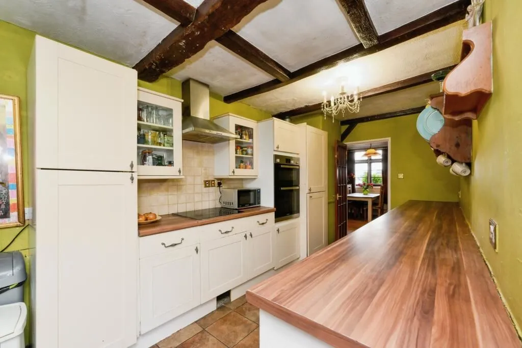Ware, Hertfordshire, SG12 0EG - Online Properties