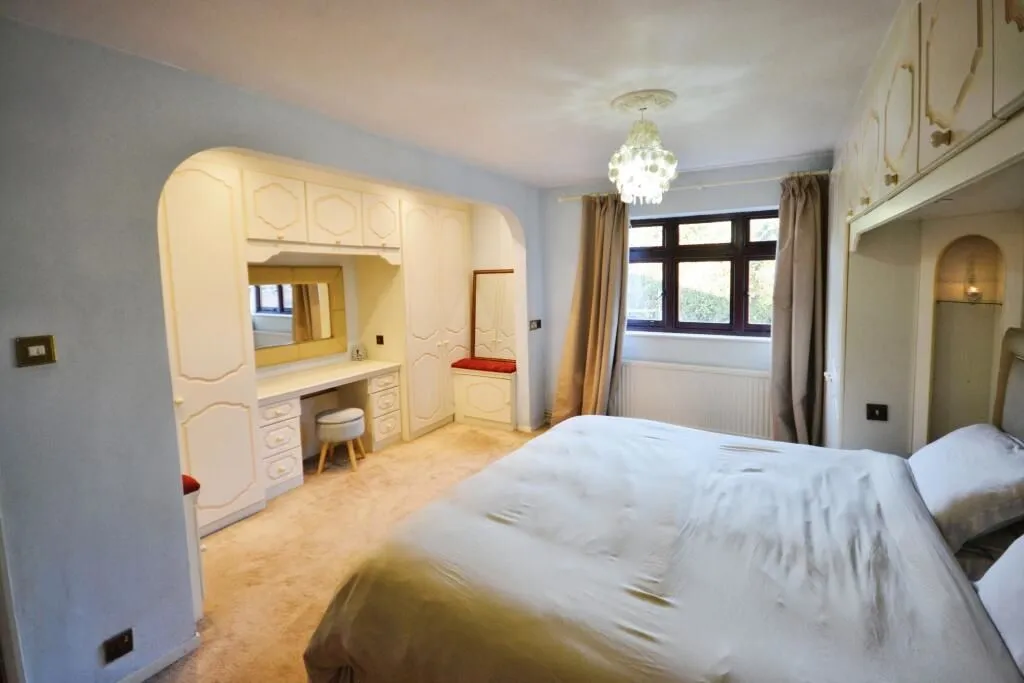Ware, Hertfordshire, SG12 0EG - Online Properties