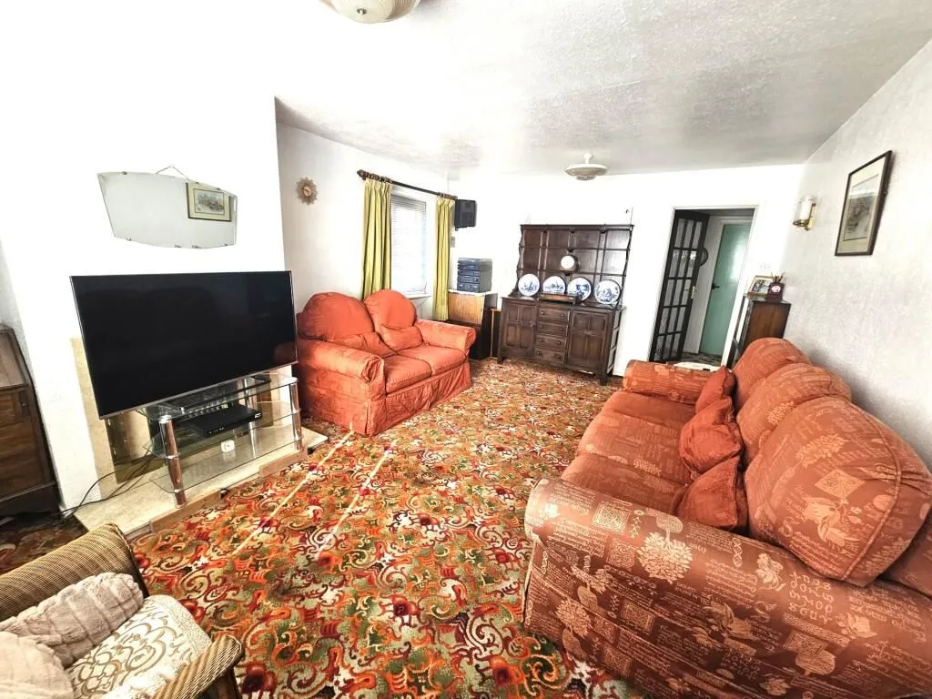 Tarporley, Cheshire, CW6 0DD - Online Properties