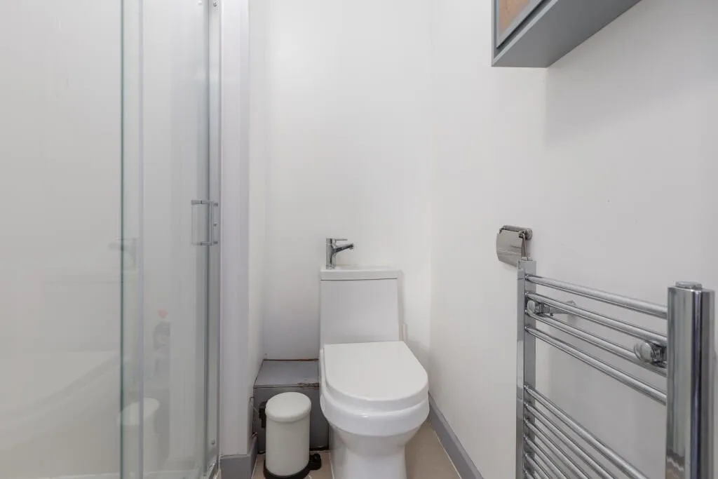 Oldham, Lancashire, OL4 1ND - Online Properties