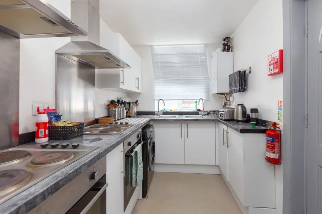 Oldham, Lancashire, OL4 1ND - Online Properties