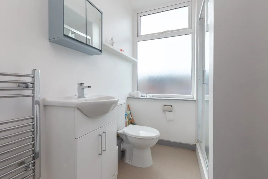 Oldham, Lancashire, OL4 1ND - Online Properties
