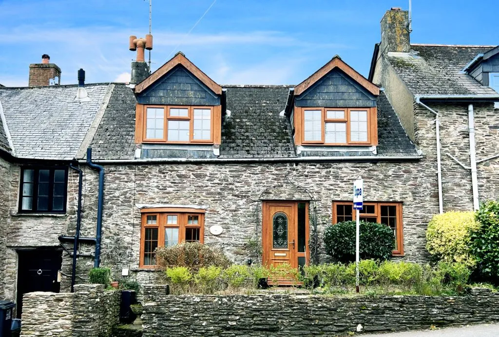 Totnes Road, Strete, Dartmouth, Devon, TQ6 0RU - Online Properties