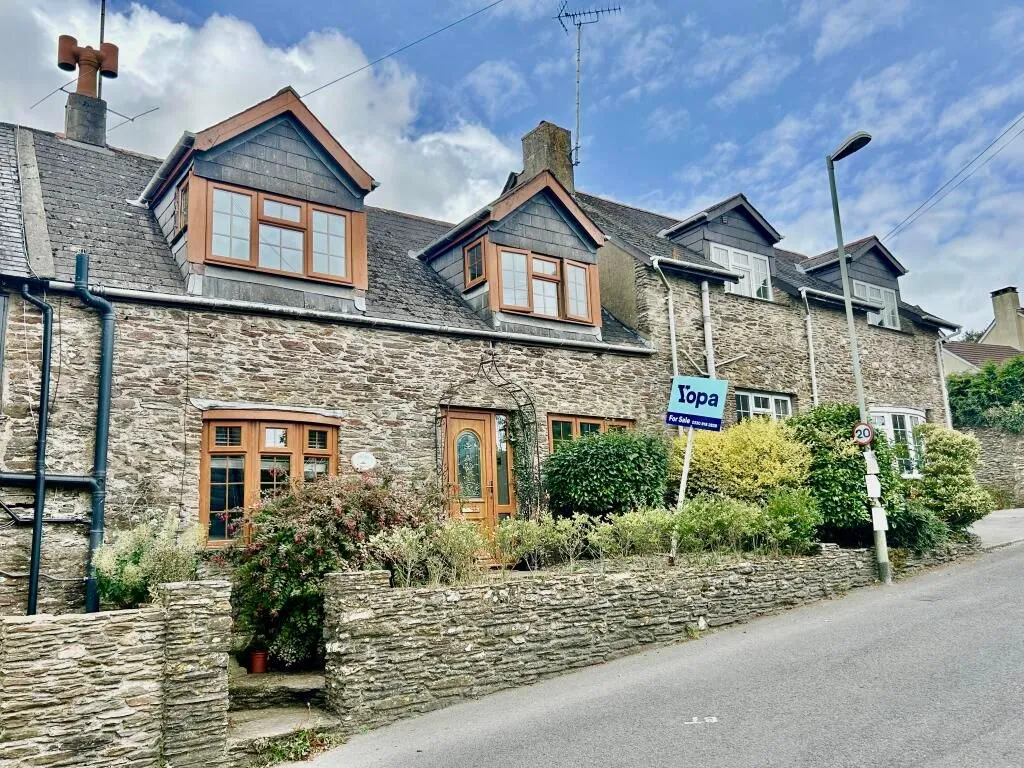 Totnes Road, Strete, Dartmouth, Devon, TQ6 0RU - Online Properties