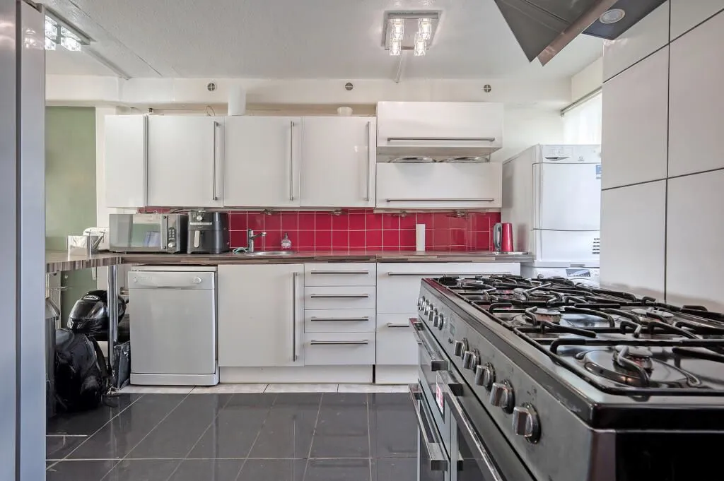Dunbridge House, Highcliffe Drive, London, SW15 4QD - Online Properties